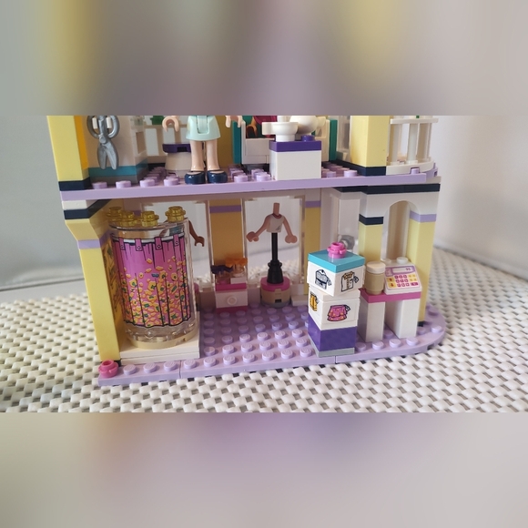 Lego Friends 41427 Emma's Fashion Shop - Picture 4 of 4